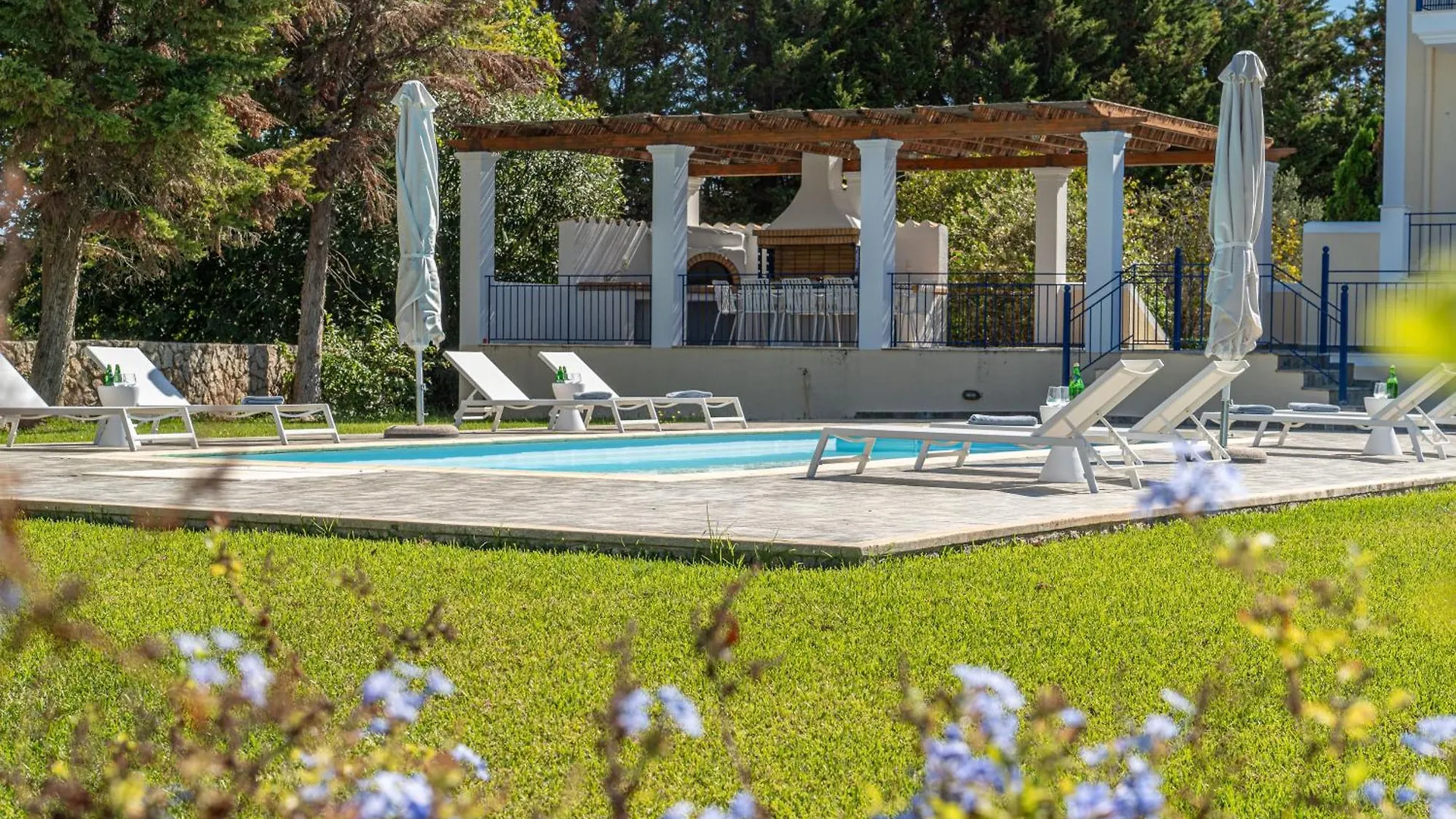 Eglina Celeste Villa Миния